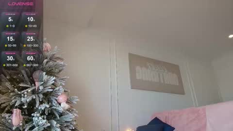 Snapshot of mina_moons chatting on 19, 12, 2025 Mina online show from 19, 12, 2025