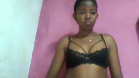 Snapshot of minachocolate chatting on 4, 5, 2026 minachocolate online show from 4, 5, 2026