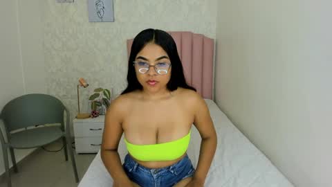 Snapshot of mindy_claker chatting on 27, 5, 2026 Mindy online show from 27, 5, 2026