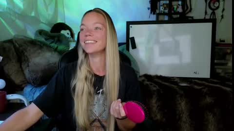 Snapshot of mindymars chatting on 24, 9, 2025 Mindy Mars online show from 24, 9, 2025