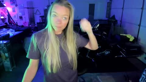 Snapshot of mindymars chatting on 17, 10, 2025 Mindy Mars online show from 17, 10, 2025