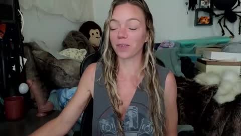 Snapshot of mindymars chatting on 20, 10, 2025 Mindy Mars online show from 20, 10, 2025