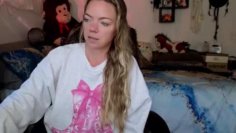 Mindy Mars online show from 10, 11, 2025