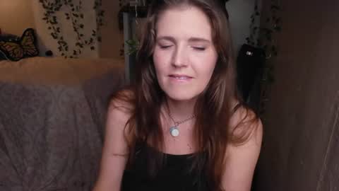 Snapshot of mindymounds chatting on 17, 7, 2026 Mindy online show from 17, 7, 2026