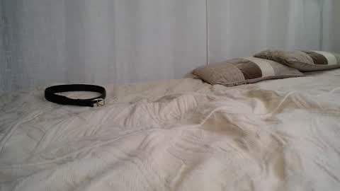 Snapshot of mindyourmanners_ chatting on 4, 10, 2025 mindyourmanners_ online show from 4, 10, 2025