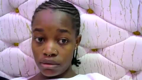 Snapshot of mini_charm chatting on 10, 6, 2026 VERONICA MUTAMBI online show from 10, 6, 2026