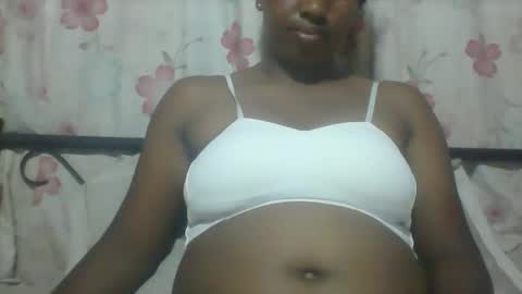 Snapshot of minie4tina chatting on 19, 12, 2024 Minie4Tina online show from 19, 12, 2024