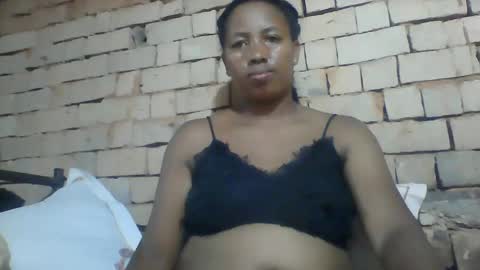 Snapshot of minie4tina chatting on 1, 1, 2025 Minie4Tina online show from 1, 1, 2025
