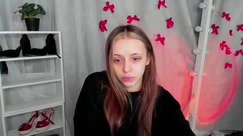 Snapshot of mipsymipson chatting on 18, 2, 2025 NEXT STREAM NOVEMBER  27282930 online show from 18, 2, 2025