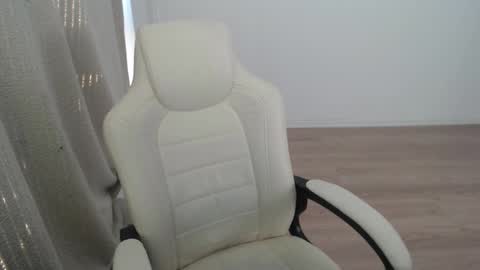 Snapshot of mira_g chatting on 8, 10, 2025 mira_g online show from 8, 10, 2025