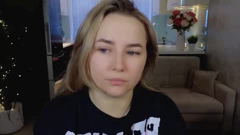 Snapshot of mira_mermayd chatting on 15, 3, 2026 Mira online show from 15, 3, 2026