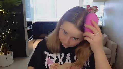 Snapshot of mira_mermayd chatting on 23, 3, 2026 Mira online show from 23, 3, 2026