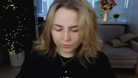 Snapshot of mira_mermayd chatting on 15, 4, 2026 Mira online show from 15, 4, 2026