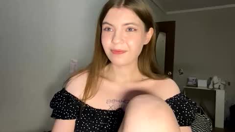 Snapshot of mirabunnys chatting on 10, 11, 2025 Mira online show from 10, 11, 2025