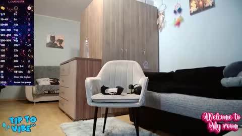 Snapshot of miracle_rose chatting on 4, 2, 2025 Miracle Rose online show from 4, 2, 2025