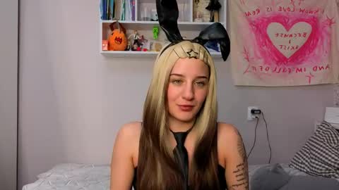 Snapshot of miralyn_ chatting on 28, 4, 2026 Cassie online show from 28, 4, 2026