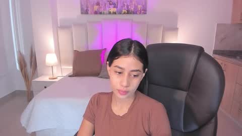 Snapshot of miranda_crawfor chatting on 2, 12, 2025 miranda_crawfor online show from 2, 12, 2025