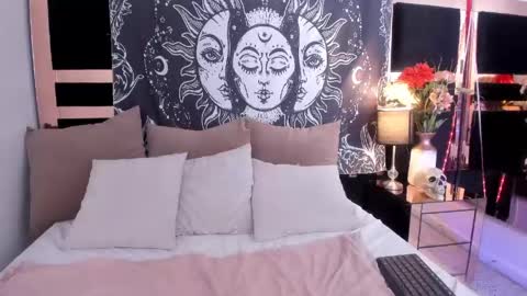 Snapshot of mirandaaduboiss chatting on 8, 5, 2026 Miranda online show from 8, 5, 2026