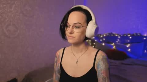 MiraSkyy online show from 2, 8, 2026