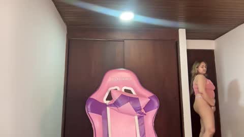 Snapshot of mirilinda chatting on 7, 10, 2025 mirilinda online show from 7, 10, 2025