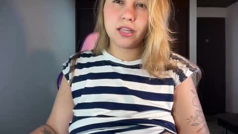 Snapshot of mirilinda chatting on 13, 11, 2025 mirilinda online show from 13, 11, 2025