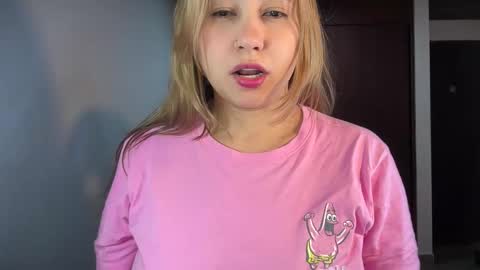 Snapshot of mirilinda chatting on 2, 12, 2025 mirilinda online show from 2, 12, 2025