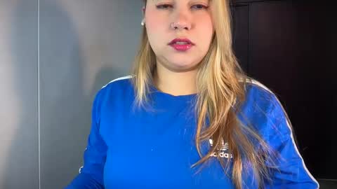 Snapshot of mirilinda chatting on 5, 2, 2026 mirilinda online show from 5, 2, 2026