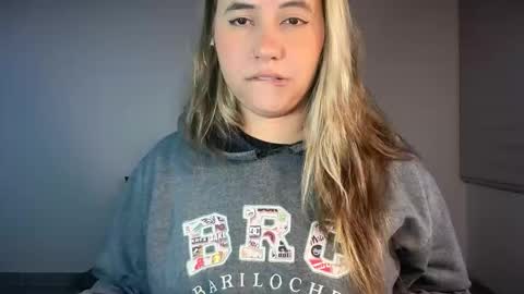 Snapshot of mirilinda chatting on 9, 3, 2026 mirilinda online show from 9, 3, 2026