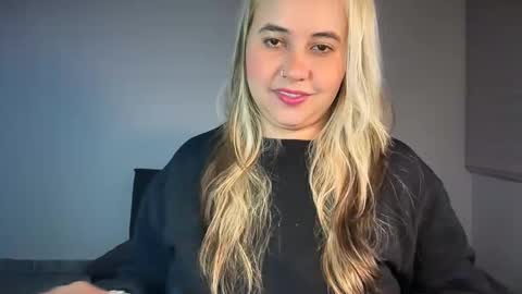 Snapshot of mirilinda chatting on 11, 3, 2026 mirilinda online show from 11, 3, 2026