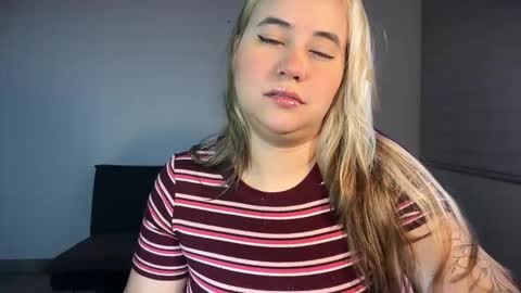 Snapshot of mirilinda chatting on 20, 3, 2026 mirilinda online show from 20, 3, 2026