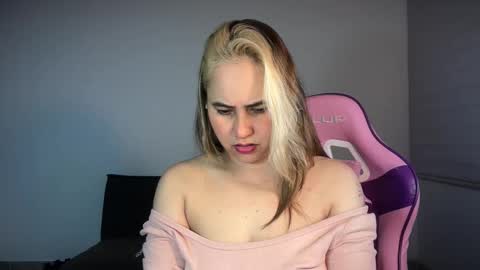 Snapshot of mirilinda chatting on 27, 3, 2026 mirilinda online show from 27, 3, 2026