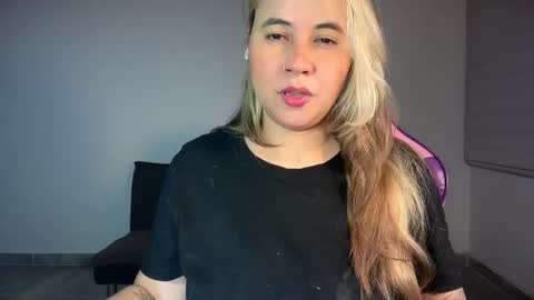 Snapshot of mirilinda chatting on 2, 4, 2026 mirilinda online show from 2, 4, 2026