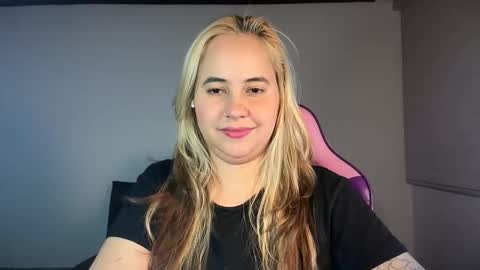 Snapshot of mirilinda chatting on 9, 4, 2026 mirilinda online show from 9, 4, 2026