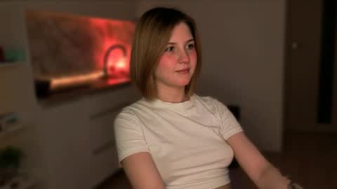 Snapshot of mirrameow chatting on 14, 4, 2026 Mira online show from 14, 4, 2026