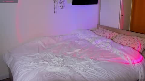 Snapshot of mirrorofsoul chatting on 17, 9, 2025 Shelley online show from 17, 9, 2025