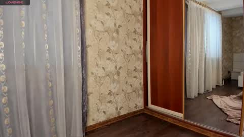 mishapallmer online show from 24, 11, 2025