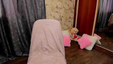 mishapallmer online show from 9, 4, 2026