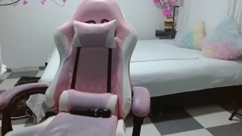 Snapshot of mishka__ chatting on 2, 3, 2025 Mishka online show from 2, 3, 2025