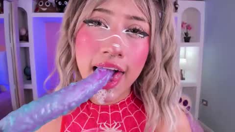 Snapshot of miss___megan chatting on 25, 11, 2025 Megan online show from 25, 11, 2025