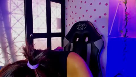 Akemi 3 online show from 5, 11, 2025