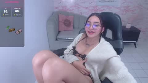 Snapshot of miss_andrea_t chatting on 12, 12, 2024 andrea online show from 12, 12, 2024