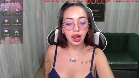 Snapshot of miss_andrea_t chatting on 8, 2, 2025 andrea online show from 8, 2, 2025