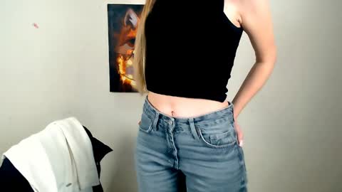 Snapshot of miss_angelina_ chatting on 11, 4, 2026 Angelina online show from 11, 4, 2026