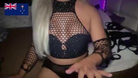 Call me  Miss Antonette  online show from 9, 5, 2026