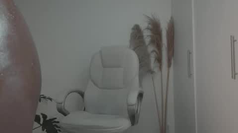 miss_benz online show from 7, 11, 2025