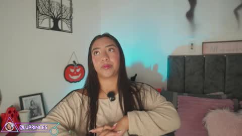 Snapshot of miss_brunette_ chatting on 11, 10, 2025 lucy 3 online show from 11, 10, 2025