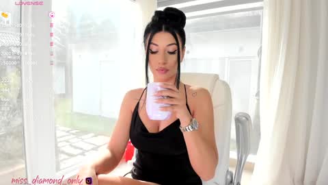 Snapshot of miss_diamond__ chatting on 11, 3, 2025 miss_diamond__ online show from 11, 3, 2025