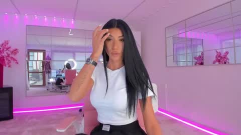 Snapshot of miss_diamond__ chatting on 1, 4, 2026 miss_diamond__ online show from 1, 4, 2026