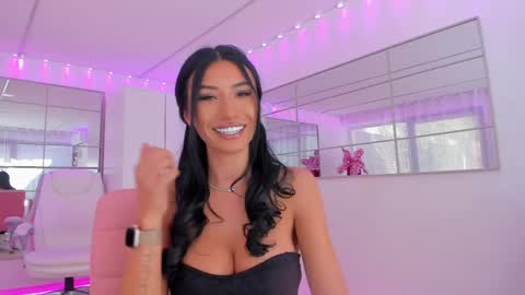 Snapshot of miss_diamond__ chatting on 7, 4, 2026 miss_diamond__ online show from 7, 4, 2026