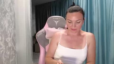 miss_divora online show from 28, 7, 2026